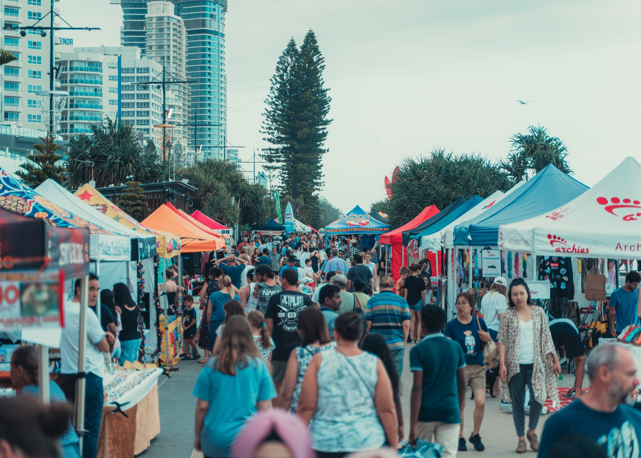 Surfers-Pardise-Beachfront-Markets