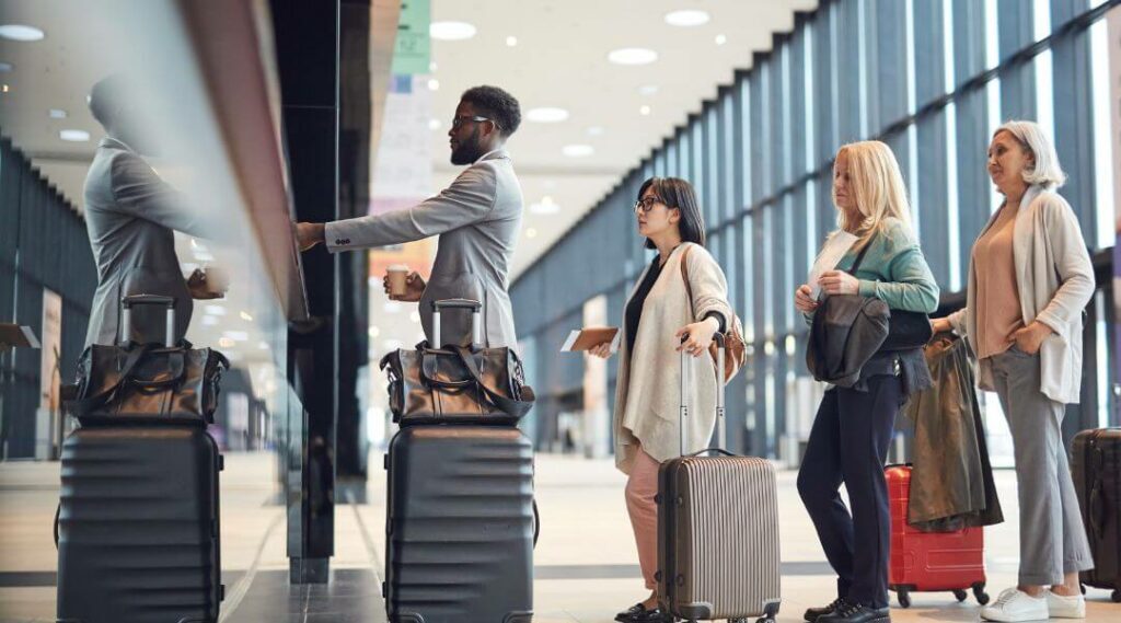 people-queueing-at-the-airport