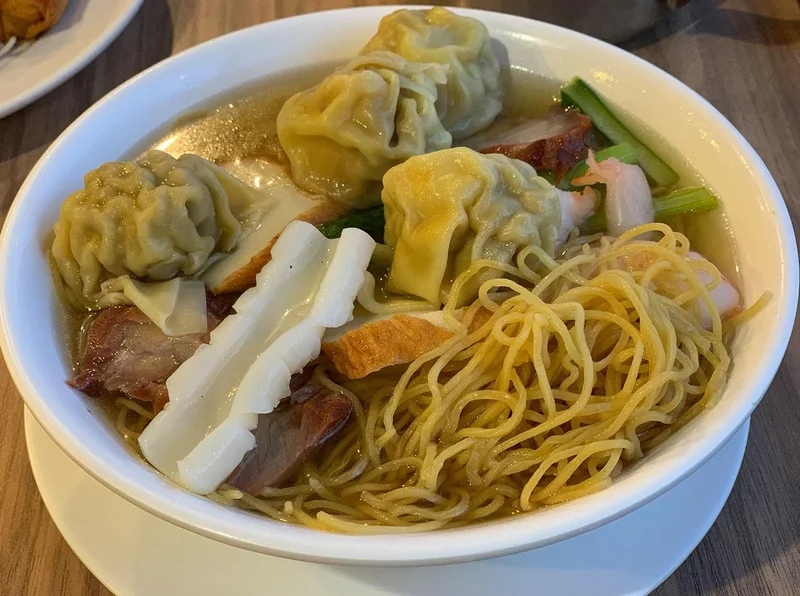 Cantonese wonton noodles