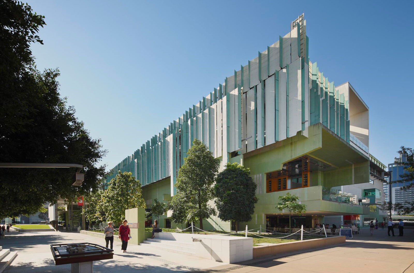 Brisbane_South-Brisbane_-State-Library-of-Queensland-Exterior