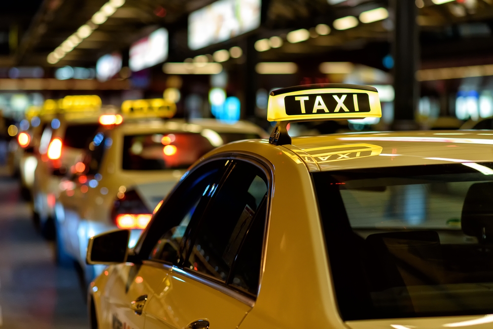 taxis-at-the-airport